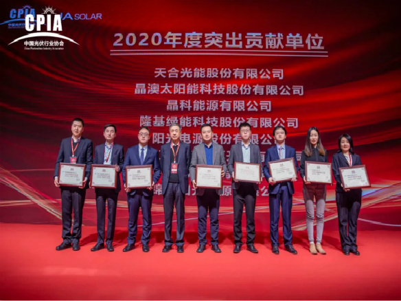 全體看過來！謝謝，謝謝！謝謝~